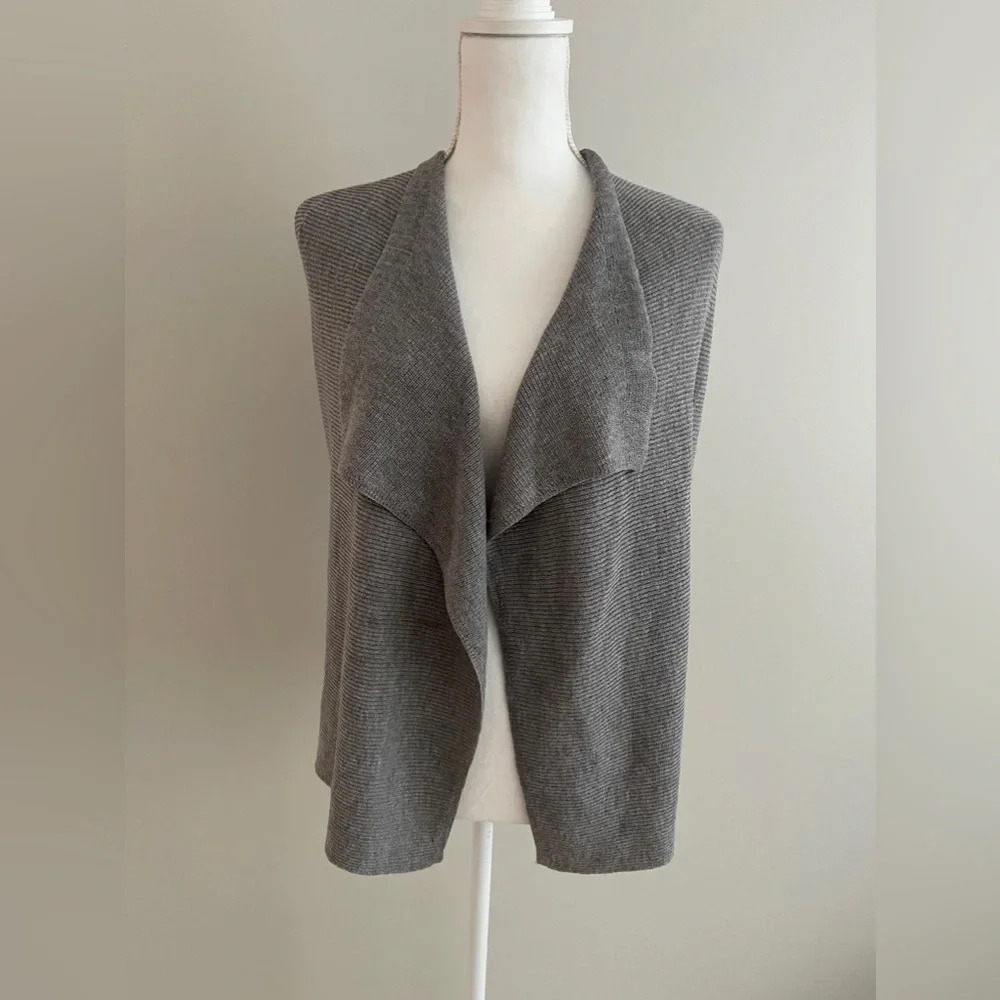 🌸Sale Eileen Fisher wool‎ gray sleeveless knit vest sweater